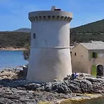 Maison A La Pointe Du Cap Corse