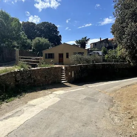 Maison A La Pointe Du Cap Corse