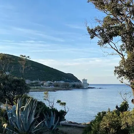 Maison A La Pointe Du Cap Corse *