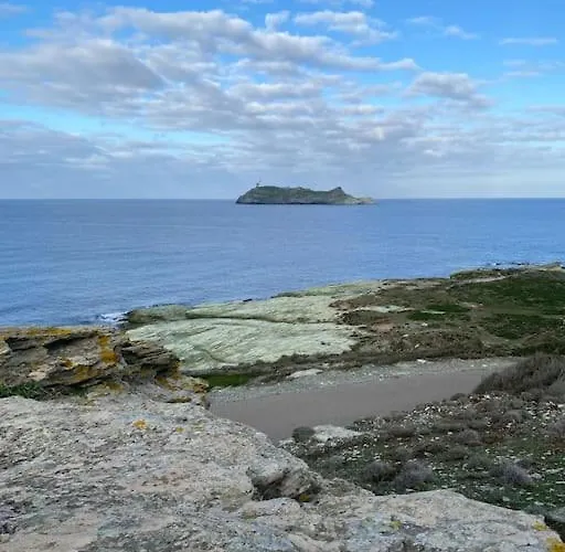 Maison A La Pointe Du Cap Corse
